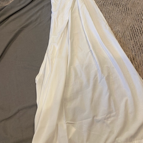 Long white light filtering Threshold curtains - Picture 3 of 4